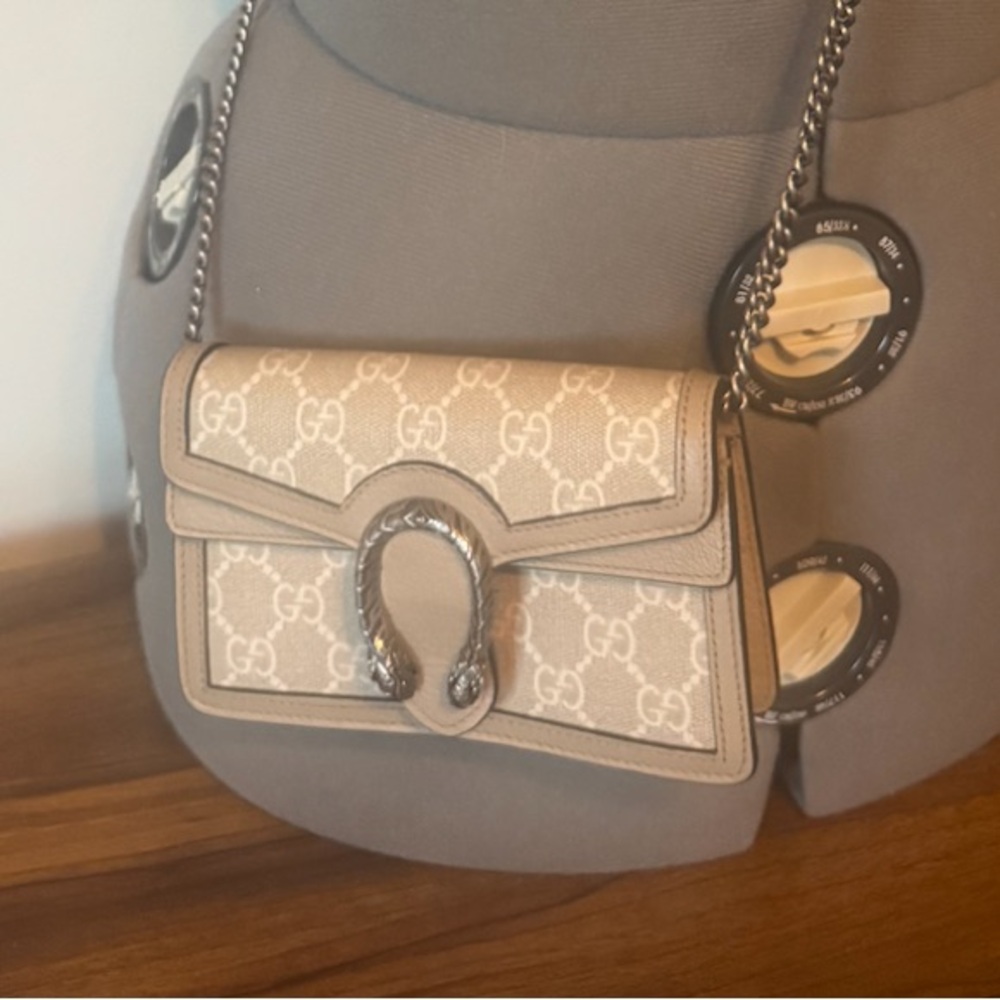Gucci Dionysus GG supreme super mini Beige and Tan Crossbody Bag with Chain - Picture 2 of 7